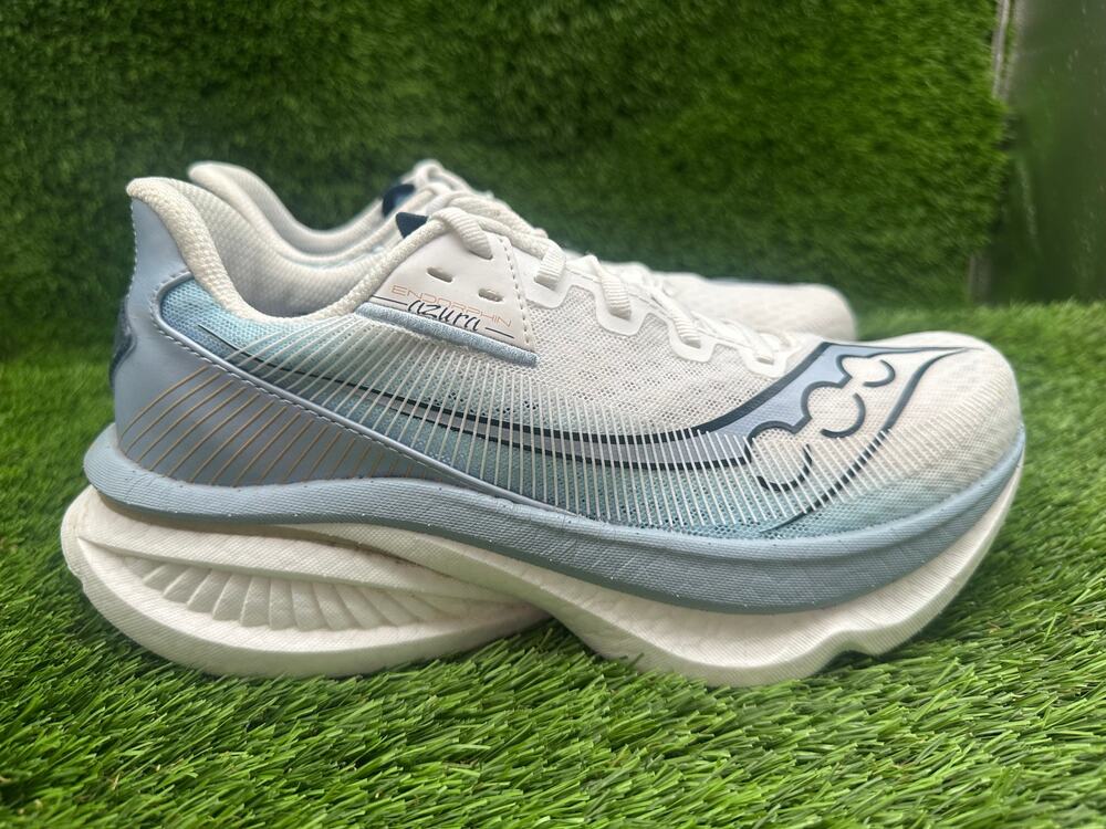Saucony Endorphin Azura S11070-140 Athletic Sneaker Women's 9 White Mesh Jogging